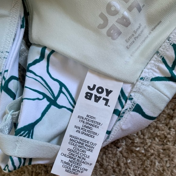 JoyLab Ruched White/Blue Floral Print Comfort Twist Back Sports Bra size XS EUC - Picture 8 of 8